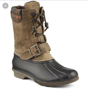 Women’s Sperry Boots in Like new condition